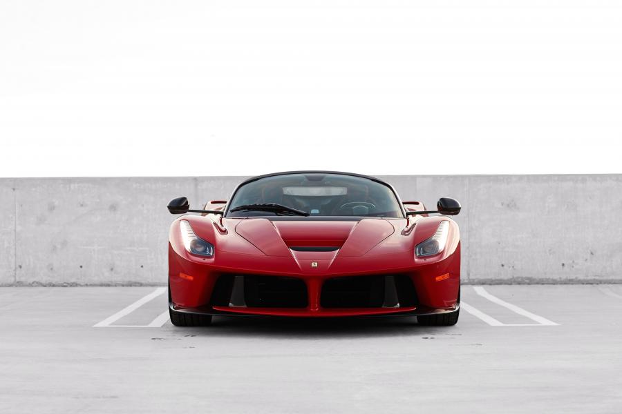  Ferrari LaFerrari Aperta 2017 года  (фото 10 из 36)